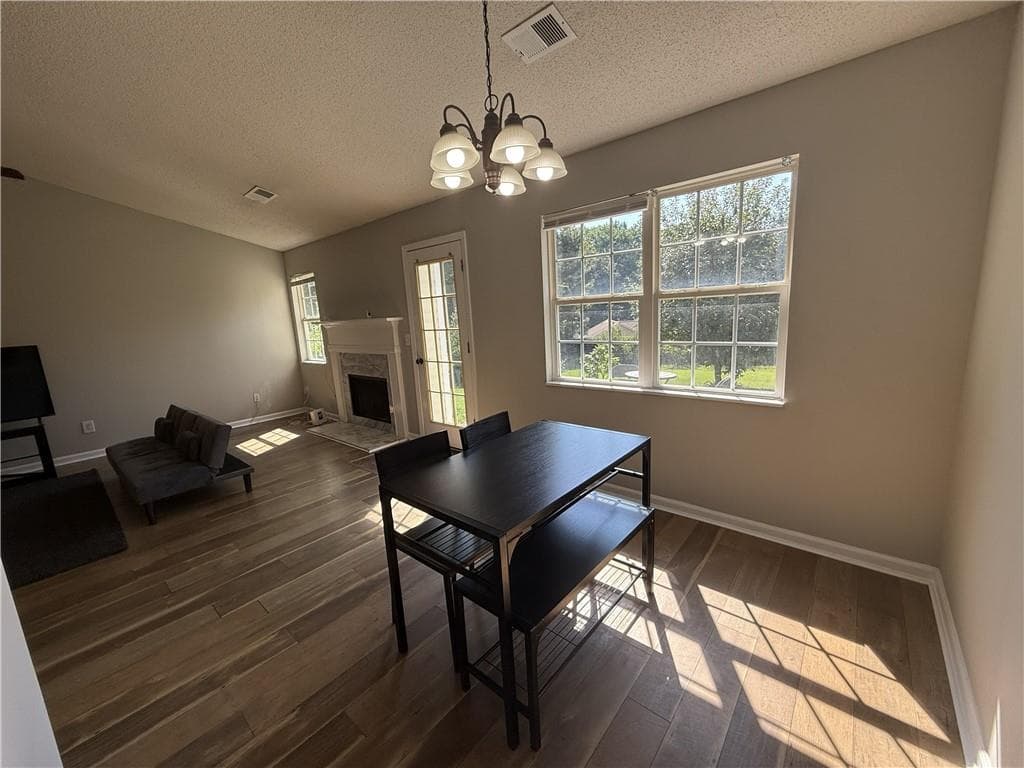 3 bedroom, 2 bathroom, 1,407 sq ft single family residence for sale at 695 Amelia Grove Lane, Lawrenceville, GA 30045 — photo 7