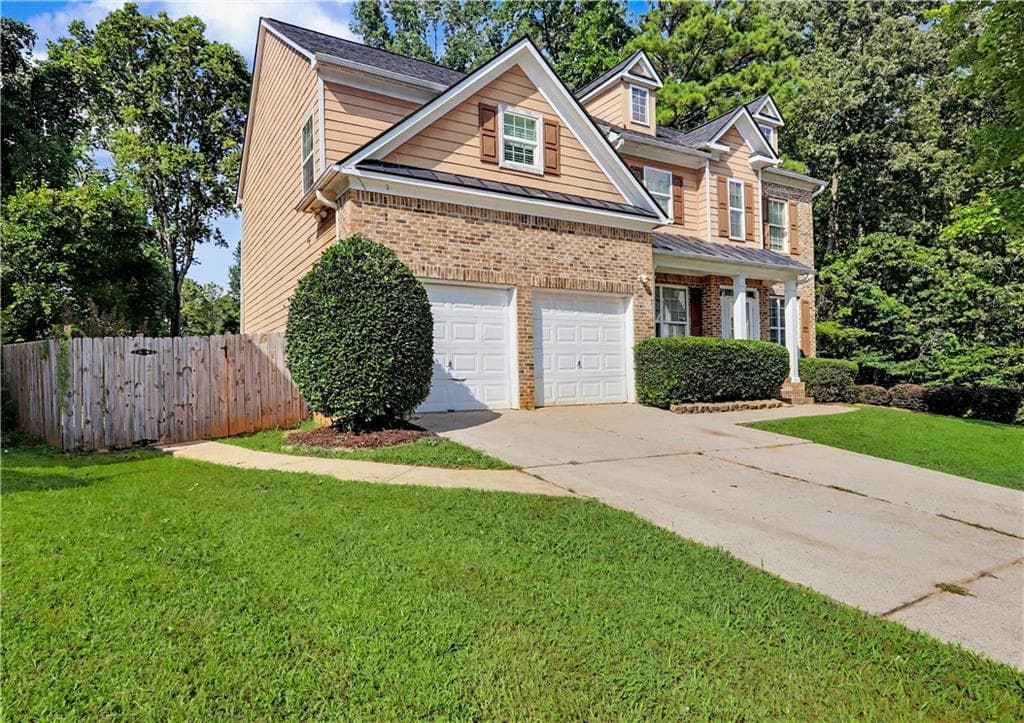 6 bedroom, 4 bathroom, 2,539 sq ft single family residence under contract at 530 Bigelow, Atlanta, GA 30349 — photo 2