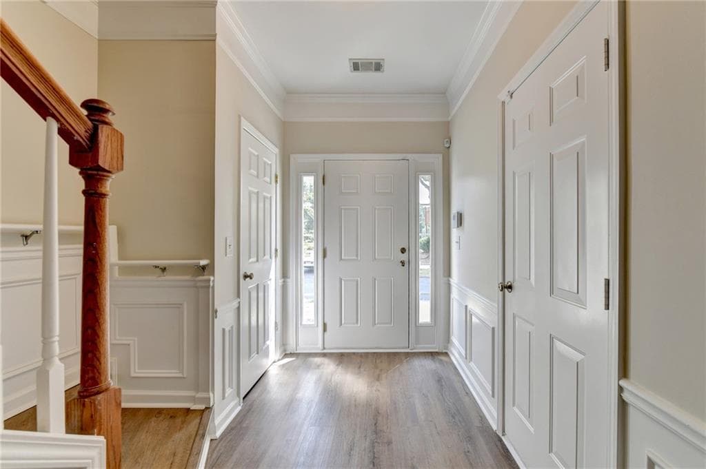3 bedroom, 4 bathroom, 1,900 sq ft townhouse for rent at 2026 Merrimont Way, Roswell, GA 30075 for $2,950 a month — photo 4