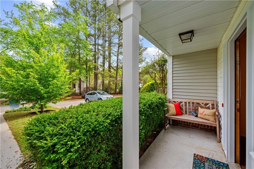 3 bedroom, 3 bathroom, 1,408 sq ft townhouse under contract at 568 Stratford Green, Avondale Estates, GA 30002 — photo 2