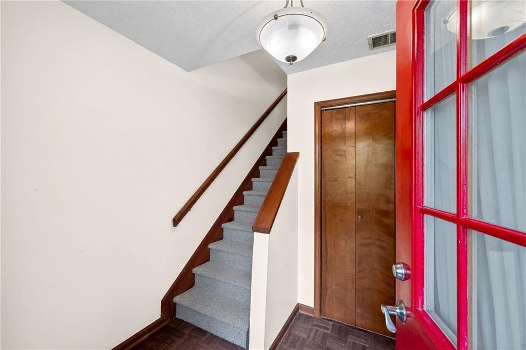 3 bedroom, 3 bathroom, 1,408 sq ft townhouse under contract at 568 Stratford Green, Avondale Estates, GA 30002 — photo 3