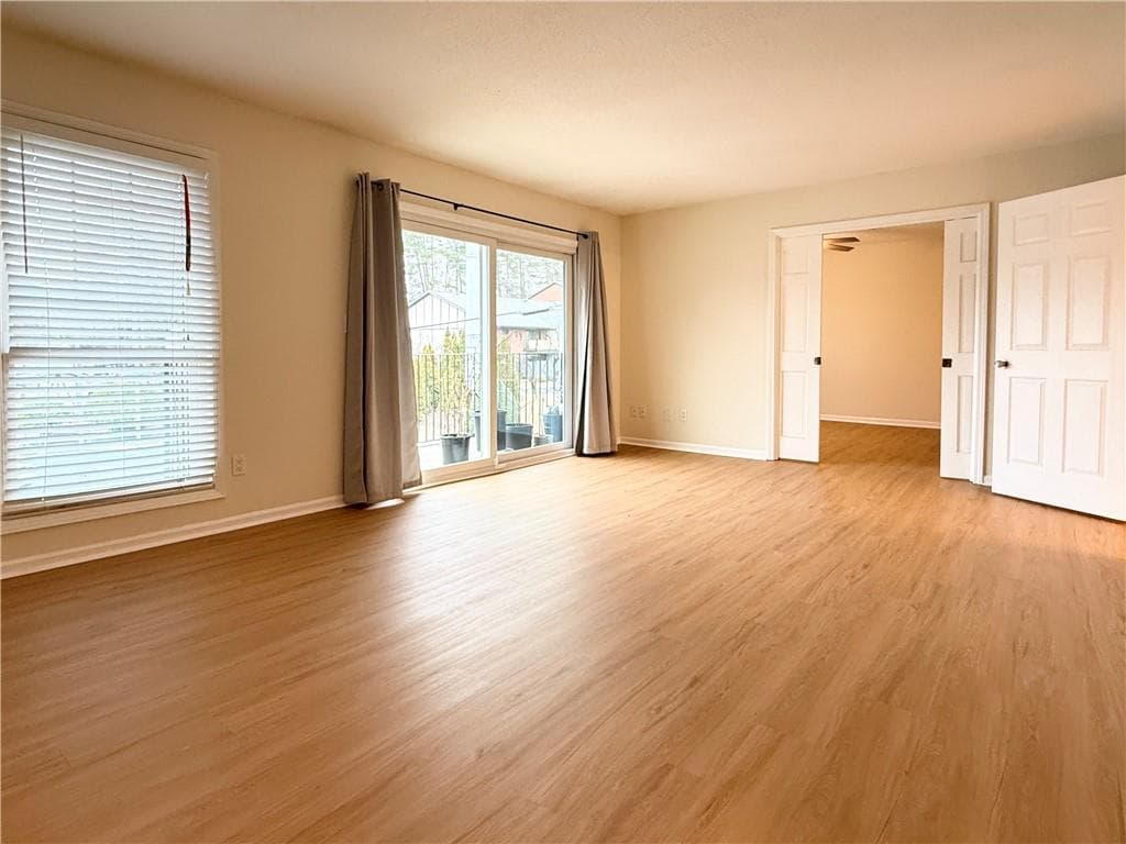 2 bedroom, 2 bathroom, 1,253 sq ft condominium for sale at 6851 Roswell Road O34, Atlanta, GA 30328 — photo 3
