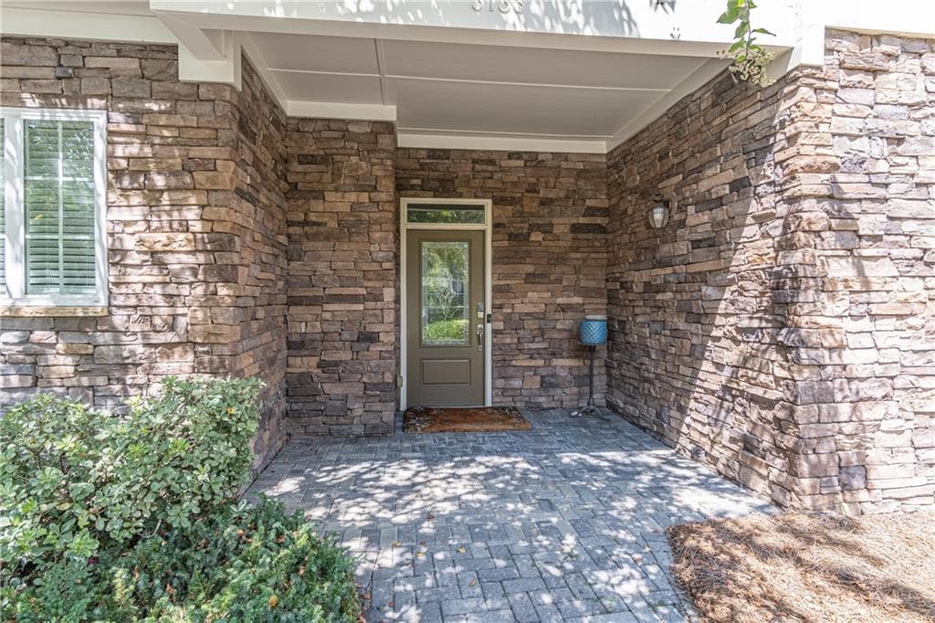 2 bedroom, 2 bathroom, 2,190 sq ft single family residence for sale at 3133 Scarlet Oak Lane, Gainesville, GA 30504 — photo 3