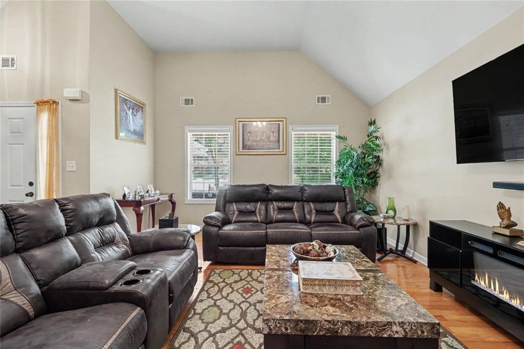 4 bedroom, 3 bathroom, 2,174 sq ft single family residence for sale at 8001 Gossamer Drive, Fairburn, GA 30213 — photo 9