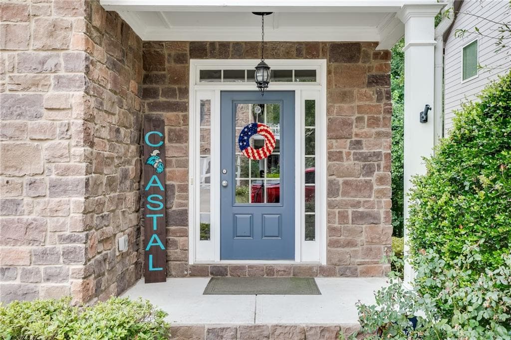 4 bedroom, 4 bathroom, 2,900 sq ft single family residence for rent at 6896 Big Sky Drive, Flowery Branch, GA 30542 for $2,800 a month — photo 2