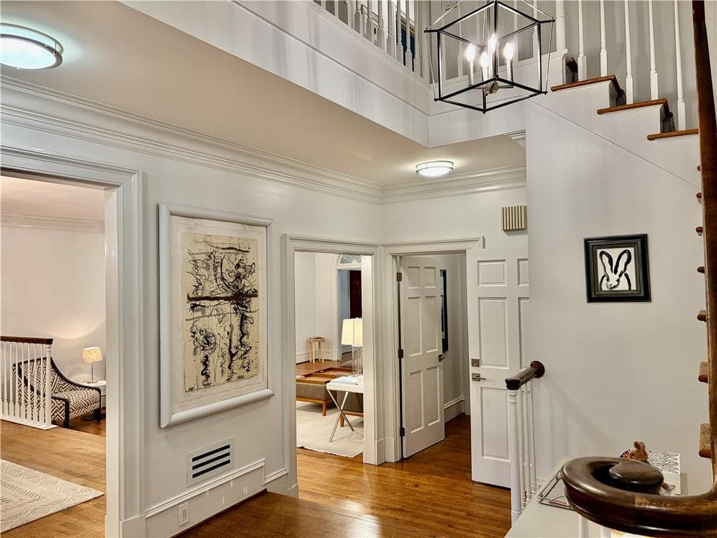 3 bedroom, 5 bathroom, 3,016 sq ft townhouse for sale at 504 Townsend Place, Atlanta, GA 30327 — photo 3