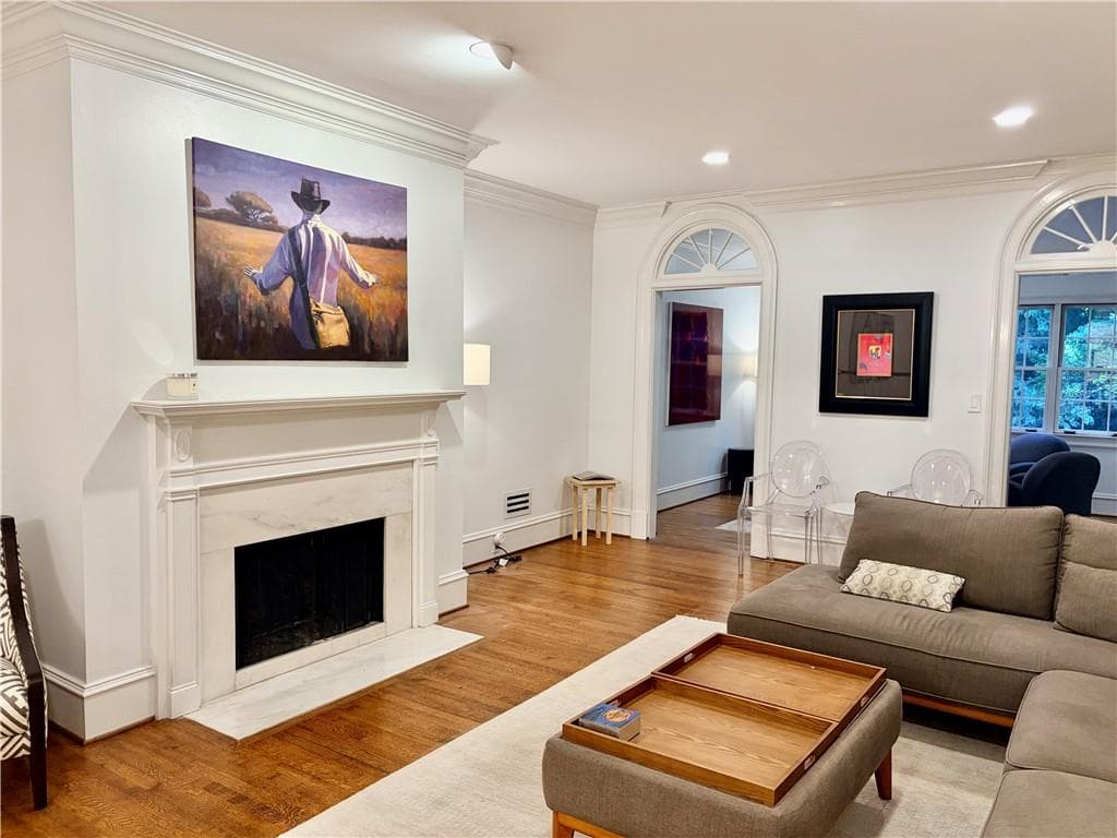 3 bedroom, 5 bathroom, 3,016 sq ft townhouse for sale at 504 Townsend Place, Atlanta, GA 30327 — photo 5