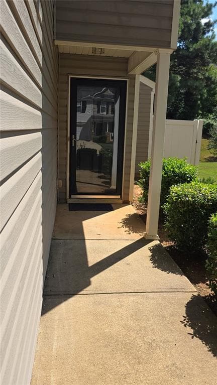 3 bedroom, 3 bathroom, 1,362 sq ft single family residence for rent at 5350 Mountain Top Place, Cumming, GA 30041 for $1,875 a month — photo 2