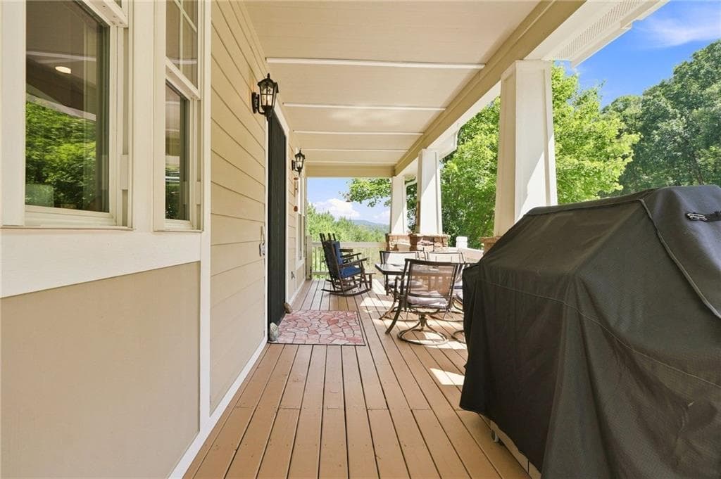 4 bedroom, 3 bathroom, 2,676 sq ft single family residence for sale at 128 Summit View Drive, Ellijay, GA 30540 — photo 4