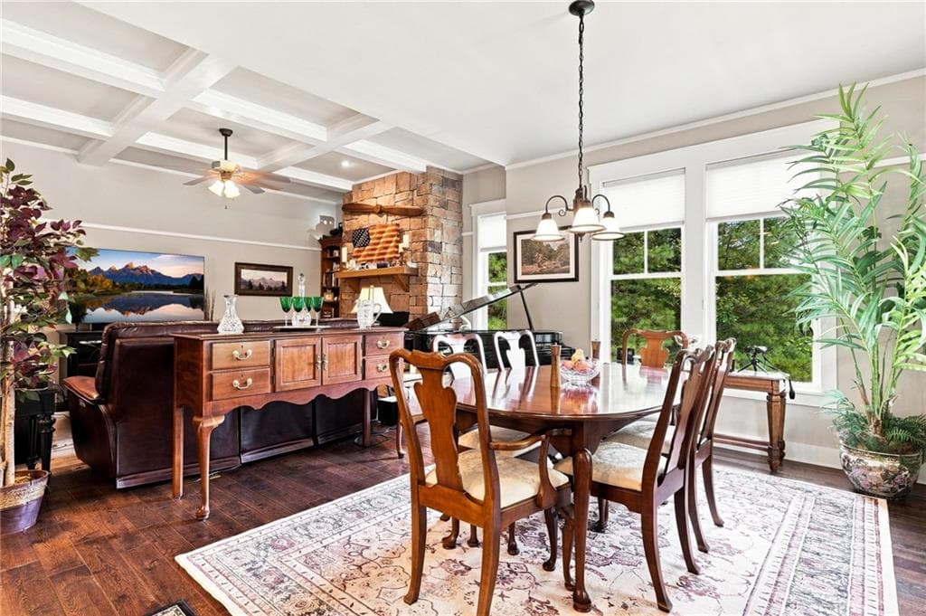 4 bedroom, 3 bathroom, 2,676 sq ft single family residence for sale at 128 Summit View Drive, Ellijay, GA 30540 — photo 8