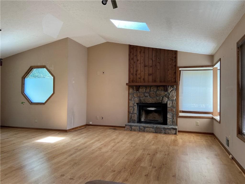 3 bedroom, 2 bathroom, 1,693 sq ft single family residence under contract at 4911 Cowan Road, Acworth, GA 30101 — photo 7