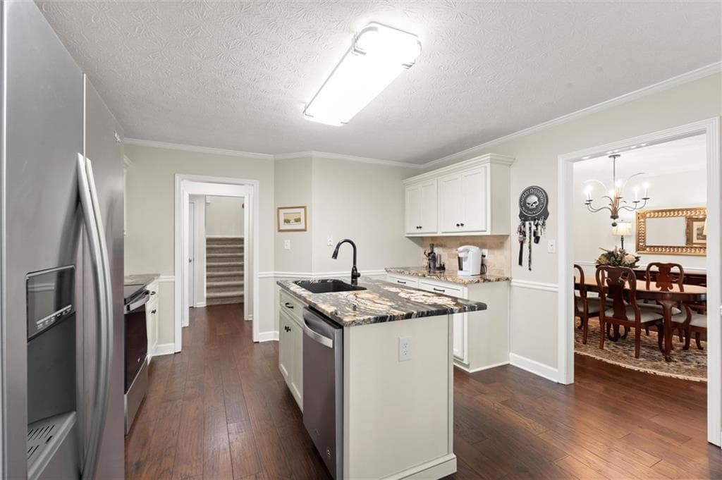 4 bedroom, 3 bathroom, 1,956 sq ft single family residence for sale at 4895 Farm Valley Drive, Woodstock, GA 30188 — photo 7