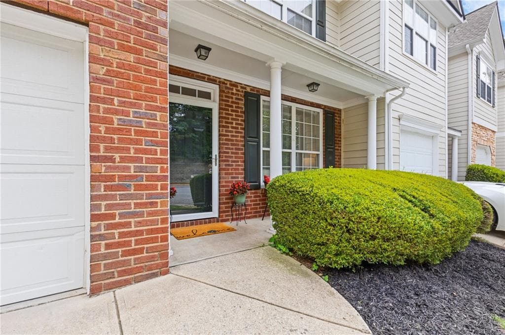 4 bedroom, 3 bathroom, 2,100 sq ft townhouse for rent at 1607 Jackson Trace Court, Atlanta, GA 30318 for $2,200 a month — photo 3