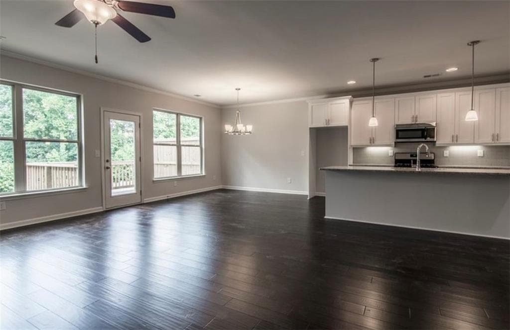 3 bedroom, 3 bathroom, 2,074 sq ft townhouse for rent at 5520 Bright Cross Way, Suwanee, GA 30024 for $2,600 a month — photo 4