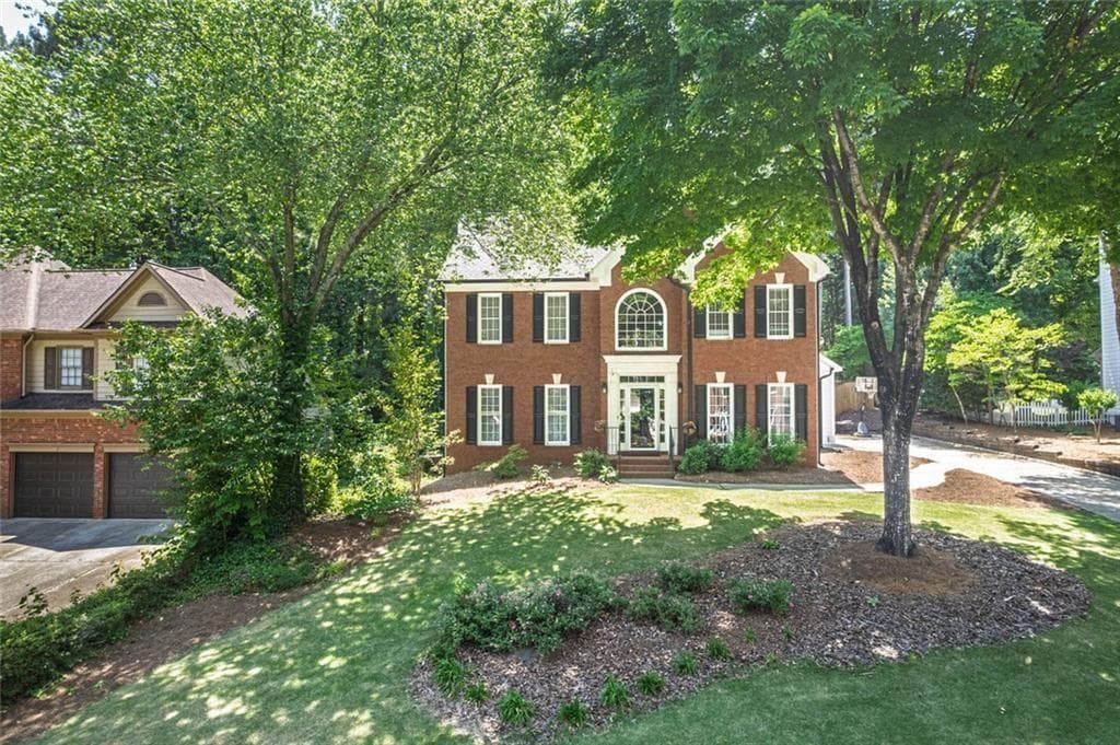 4 bedroom, 3 bathroom, 2,642 sq ft single family residence for sale at 2562 Forest Meadow Lane, Lawrenceville, GA 30043 — photo 3