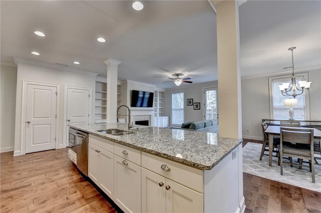 4 bedroom, 4 bathroom, 2,475 sq ft townhouse for sale at 5260 Cresslyn Ridge, Johns Creek, GA 30005 — photo 9