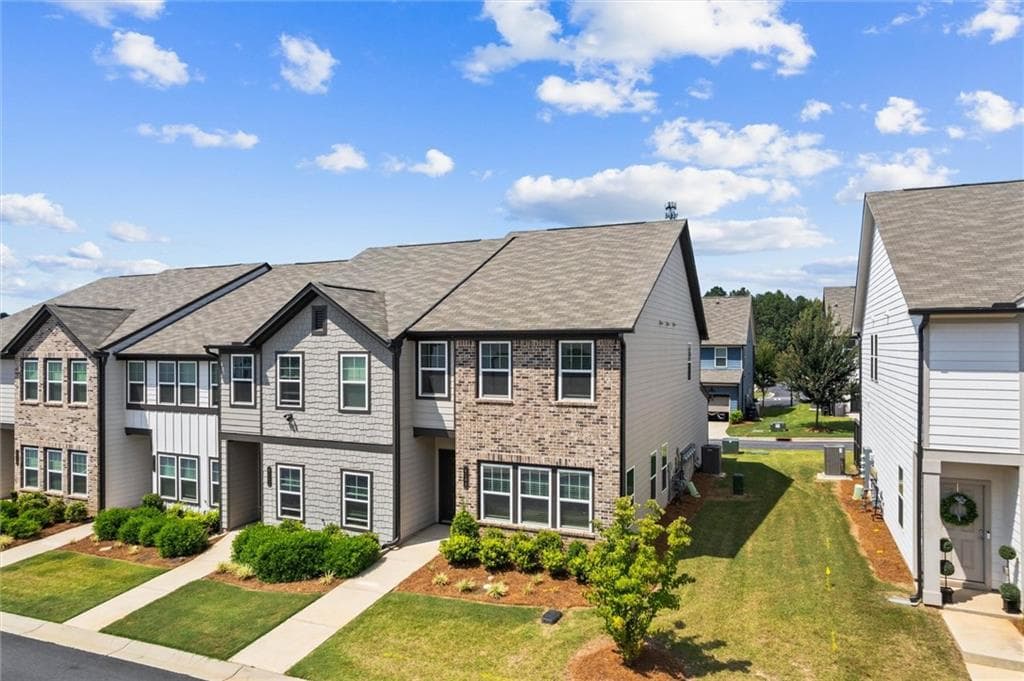 3 bedroom, 3 bathroom, 1,507 sq ft townhouse for sale at 4109 Kingsbere Way 129, Douglasville, GA 30135 — photo 2