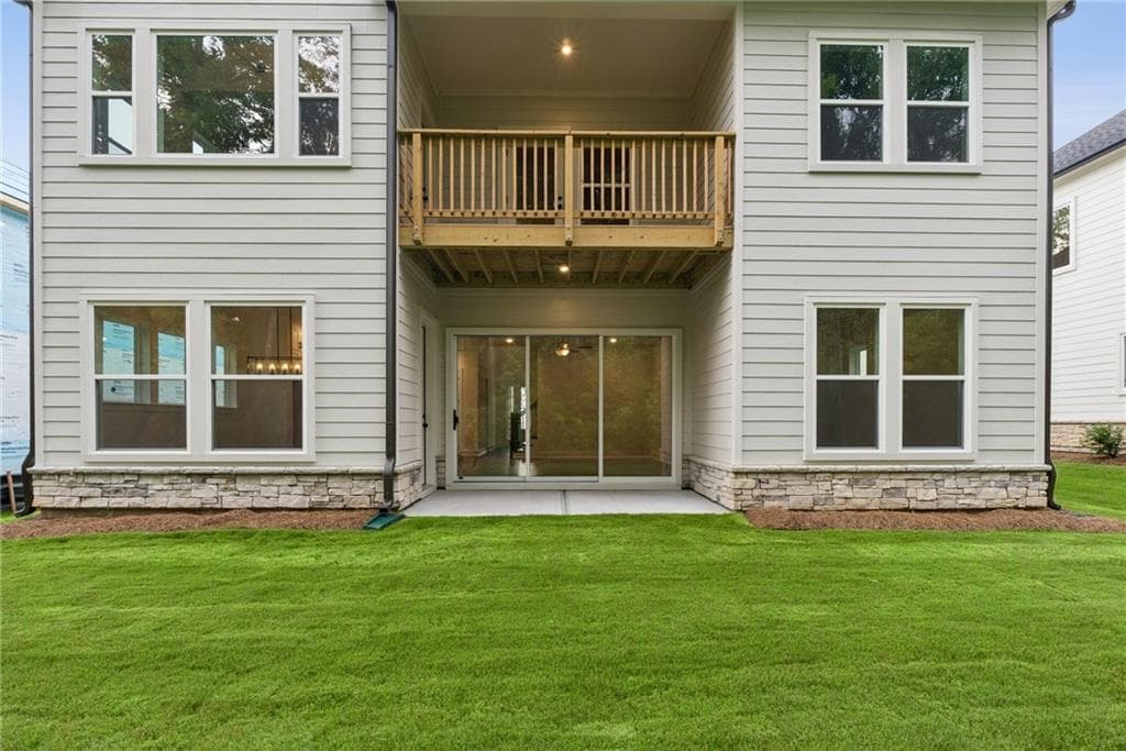 4 bedroom, 4 bathroom, 3,163 sq ft single family residence under contract at 4545 Beechnut Circle, Cumming, GA 30028 — photo 2