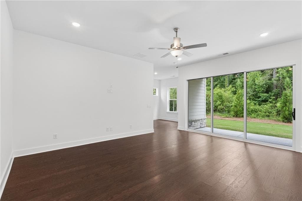 4 bedroom, 4 bathroom, 3,163 sq ft single family residence under contract at 4545 Beechnut Circle, Cumming, GA 30028 — photo 9