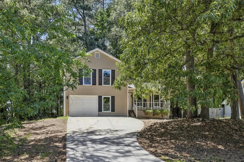 3 bedroom, 2 bathroom, 1,484 sq ft single family residence under contract at 2028 Summertown Drive, Norcross, GA 30071 — photo 2
