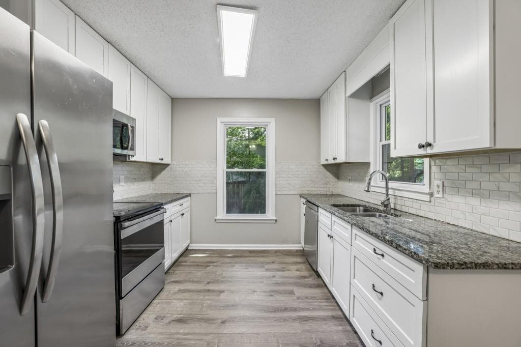 3 bedroom, 2 bathroom, 1,484 sq ft single family residence under contract at 2028 Summertown Drive, Norcross, GA 30071 — photo 7