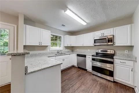 3 bedroom, 3 bathroom, 1,601 sq ft single family residence for sale at 4161 Wyndham Pointe Court, Buford, GA 30519 — photo 5