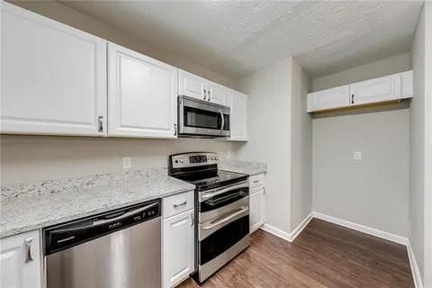 3 bedroom, 3 bathroom, 1,601 sq ft single family residence for sale at 4161 Wyndham Pointe Court, Buford, GA 30519 — photo 6