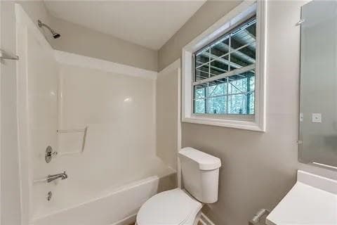 3 bedroom, 3 bathroom, 1,601 sq ft single family residence for sale at 4161 Wyndham Pointe Court, Buford, GA 30519 — photo 8