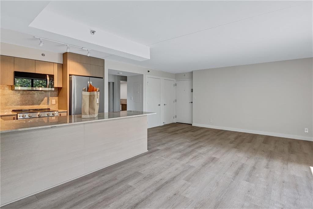 2 bedroom, 2 bathroom, 1,120 sq ft condominium for rent at 2460 Peachtree Road 1513, Atlanta, GA 30305 for $3,650 a month — photo 6