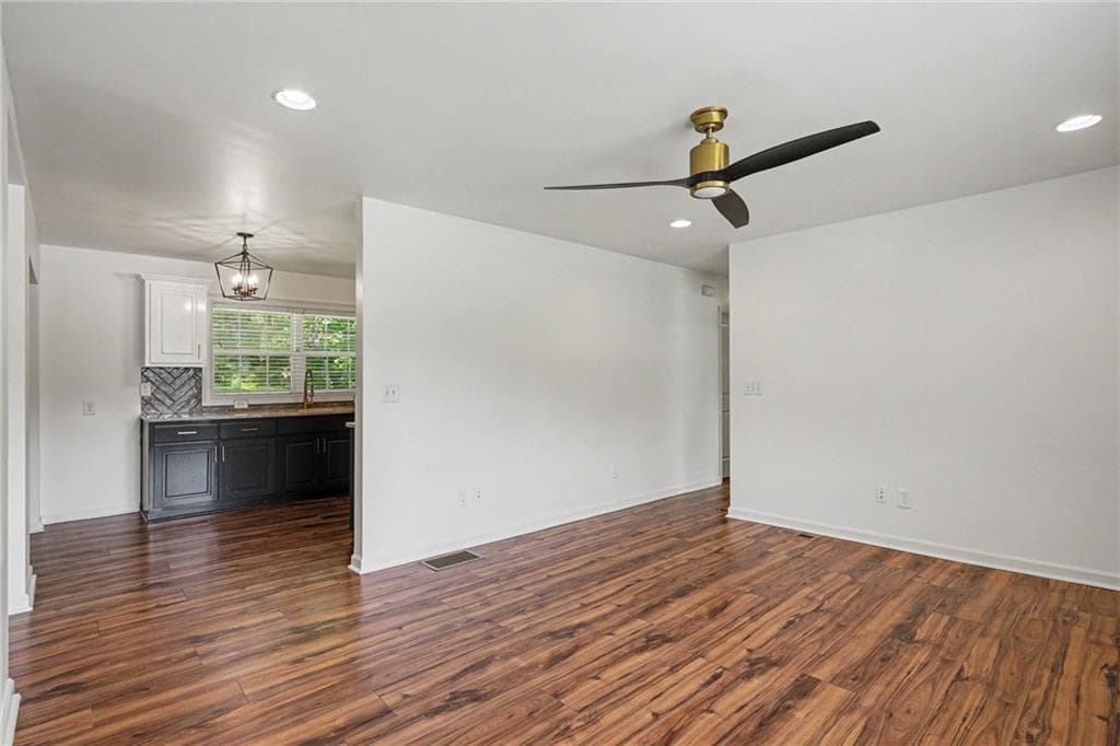 3 bedroom, 2 bathroom, 1,378 sq ft single family residence for sale at 312 W Downing Court, Jonesboro, GA 30238 — photo 6