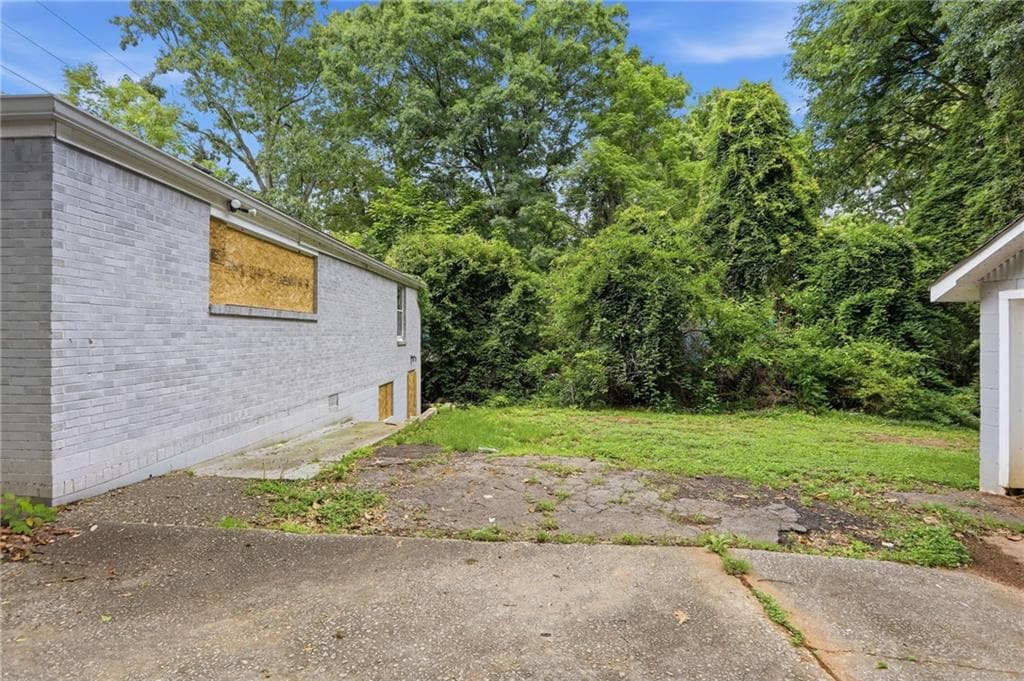 4 bedroom, 3 bathroom, 1,810 sq ft single family residence for sale at 2668 Joyce Avenue, Decatur, GA 30032 — photo 2