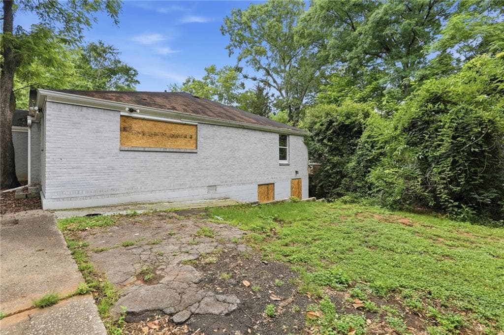 4 bedroom, 3 bathroom, 1,810 sq ft single family residence for sale at 2668 Joyce Avenue, Decatur, GA 30032 — photo 3