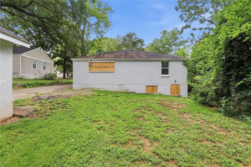 4 bedroom, 3 bathroom, 1,810 sq ft single family residence for sale at 2668 Joyce Avenue, Decatur, GA 30032 — photo 4