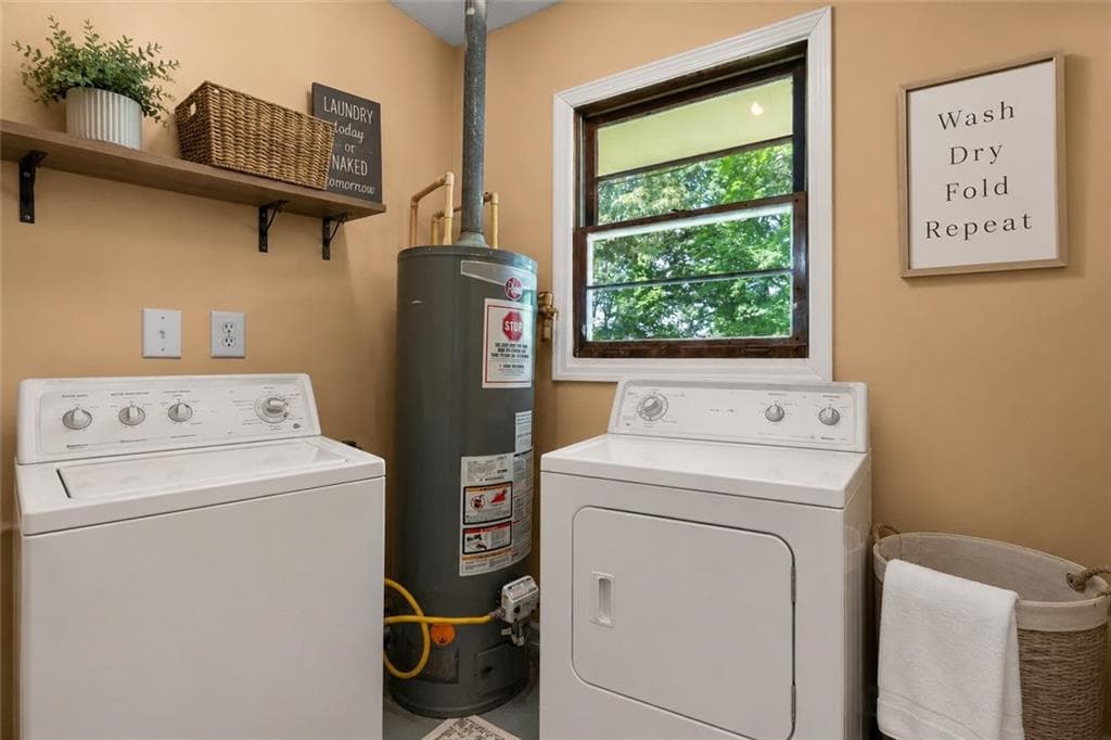 3 bedroom, 1 bathroom, 1,283 sq ft single family residence for sale at 330 Roberts Street, Lawrenceville, GA 30046 — photo 4