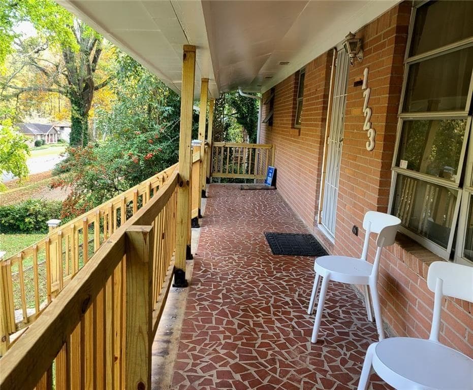 4 bedroom, 2 bathroom, 1,566 sq ft single family residence for sale at 1723 Fort Valley Drive, Atlanta, GA 30311 — photo 4