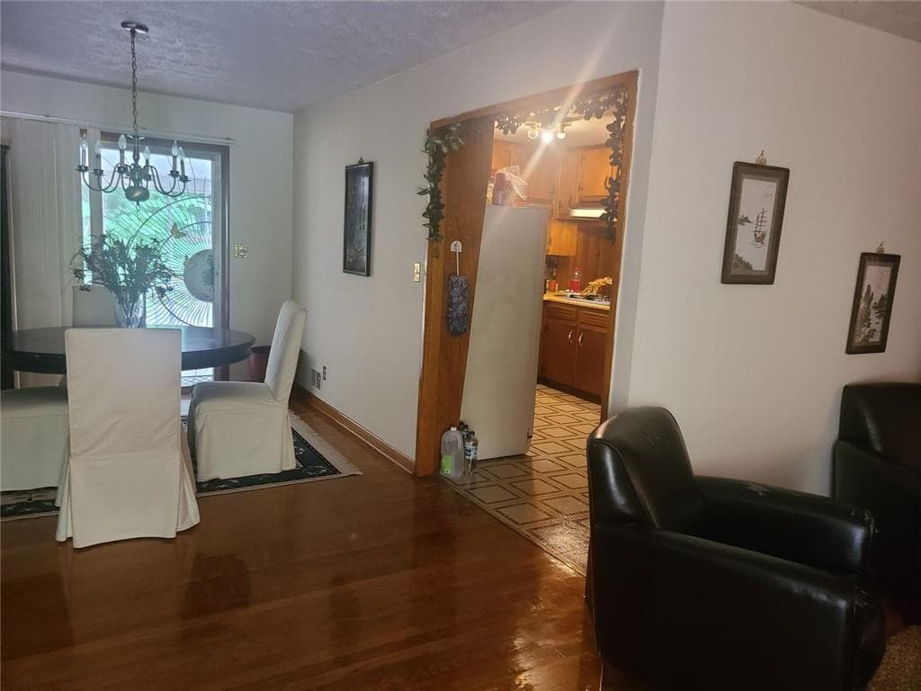 4 bedroom, 2 bathroom, 1,566 sq ft single family residence for sale at 1723 Fort Valley Drive, Atlanta, GA 30311 — photo 5