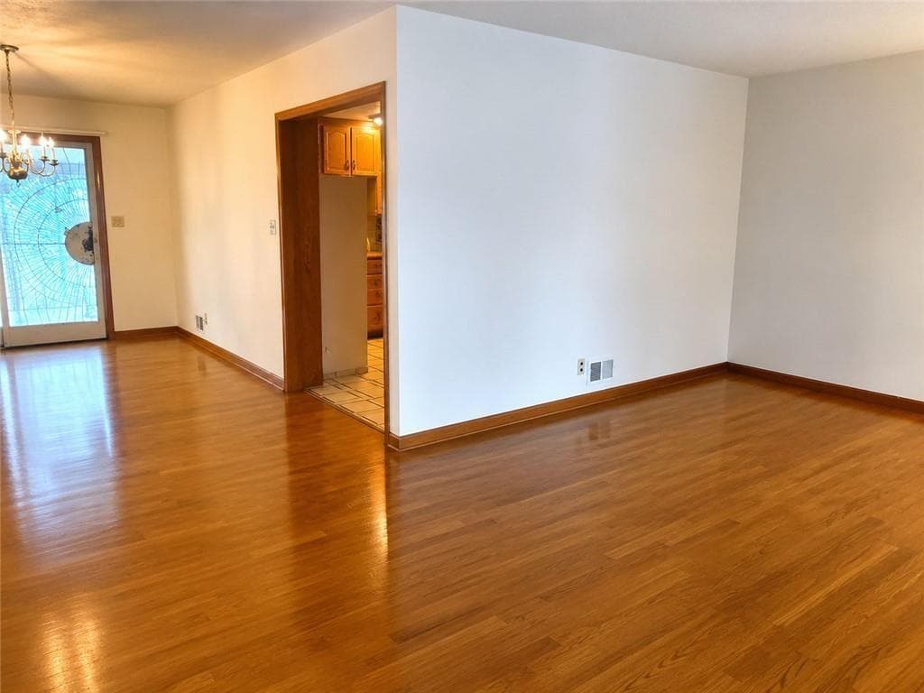 4 bedroom, 2 bathroom, 1,566 sq ft single family residence for sale at 1723 Fort Valley Drive, Atlanta, GA 30311 — photo 6