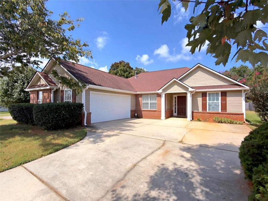 3 bedroom, 2 bathroom, 1,475 sq ft single family residence for sale at 5075 Towne Park Drive, Mcdonough, GA 30252 — photo 2
