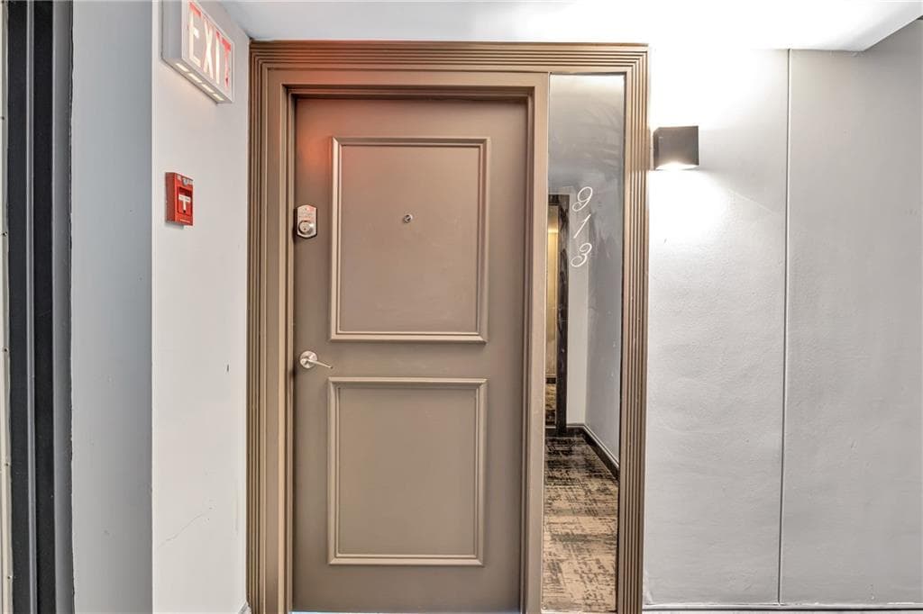 2 bedroom, 2 bathroom, 1,120 sq ft condominium for rent at 2460 Peachtree Road 913, Atlanta, GA 30305 for $3,400 a month — photo 4