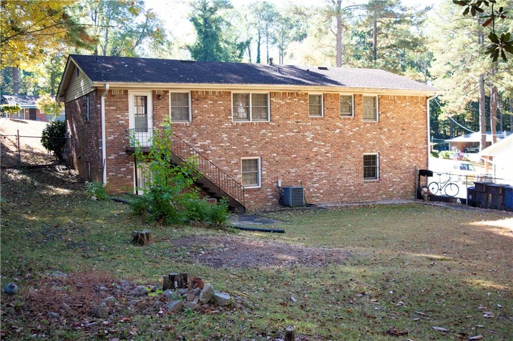 3 bedroom, 3 bathroom, 1,348 sq ft single family residence under contract at 2719 Waleska Way, East Point, GA 30344 — photo 4