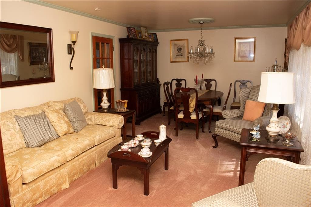 3 bedroom, 3 bathroom, 1,348 sq ft single family residence under contract at 2719 Waleska Way, East Point, GA 30344 — photo 5
