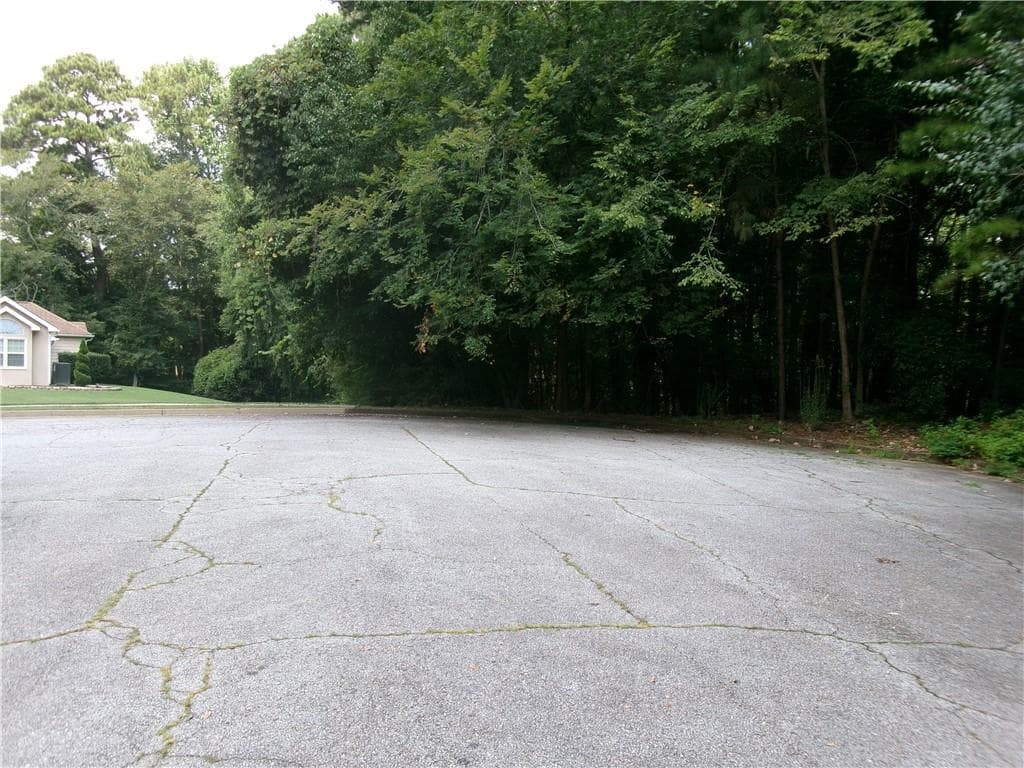 single family residence for sale at 12 Tallulah Court, Jonesboro, GA 30236 — photo 2