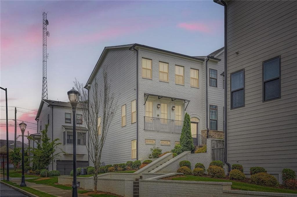 3 bedroom, 4 bathroom, 1,600 sq ft townhouse for sale at 1780 Morningtide Lane, Atlanta, GA 30324 — photo 3
