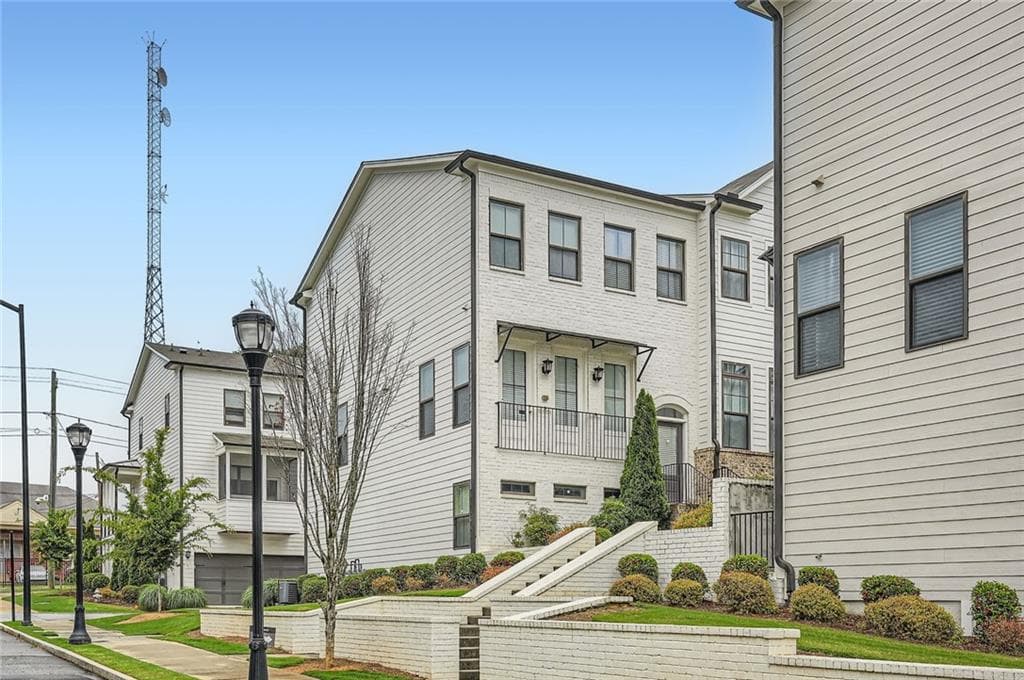 3 bedroom, 4 bathroom, 1,600 sq ft townhouse for sale at 1780 Morningtide Lane, Atlanta, GA 30324 — photo 5