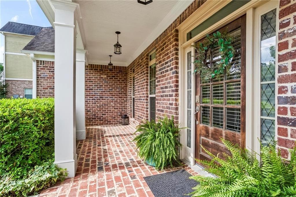 5 bedroom, 3 bathroom, 2,822 sq ft single family residence for sale at 183 Lullwater Lane, Dallas, GA 30132 — photo 2