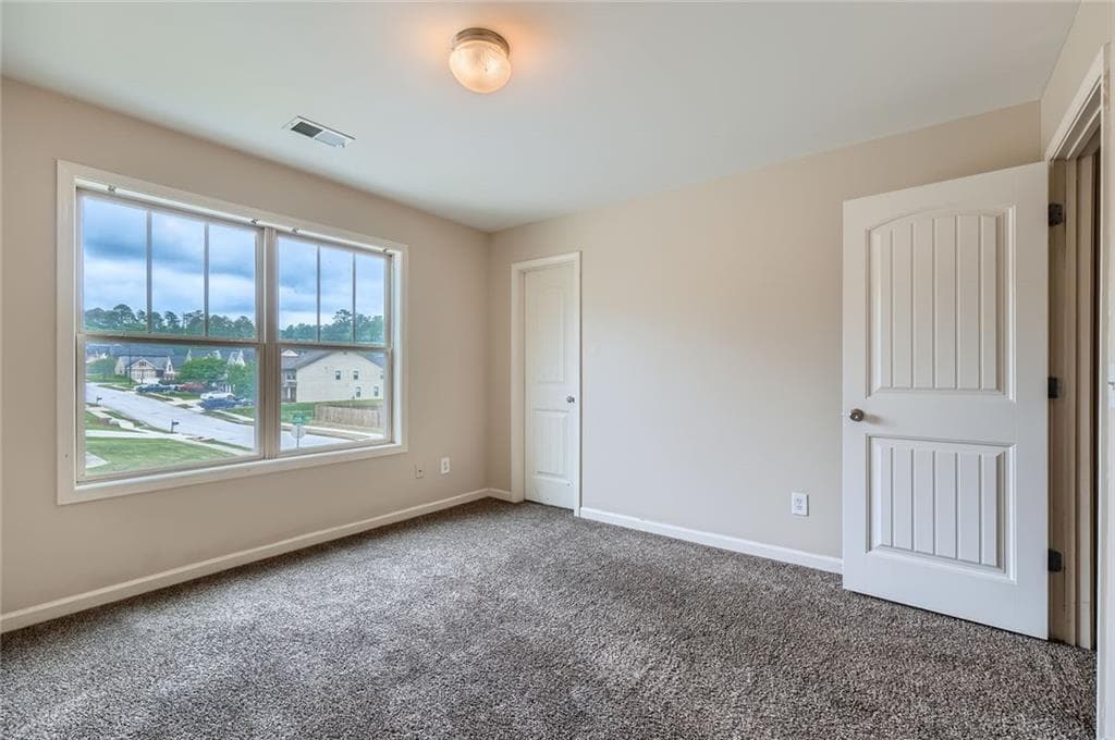 5 bedroom, 4 bathroom, 2,692 sq ft single family residence for rent at 1071 Mcduffie Circle, Douglasville, GA 30134 for $2,600 a month — photo 8