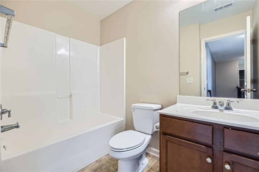 5 bedroom, 4 bathroom, 2,692 sq ft single family residence for rent at 1071 Mcduffie Circle, Douglasville, GA 30134 for $2,600 a month — photo 9