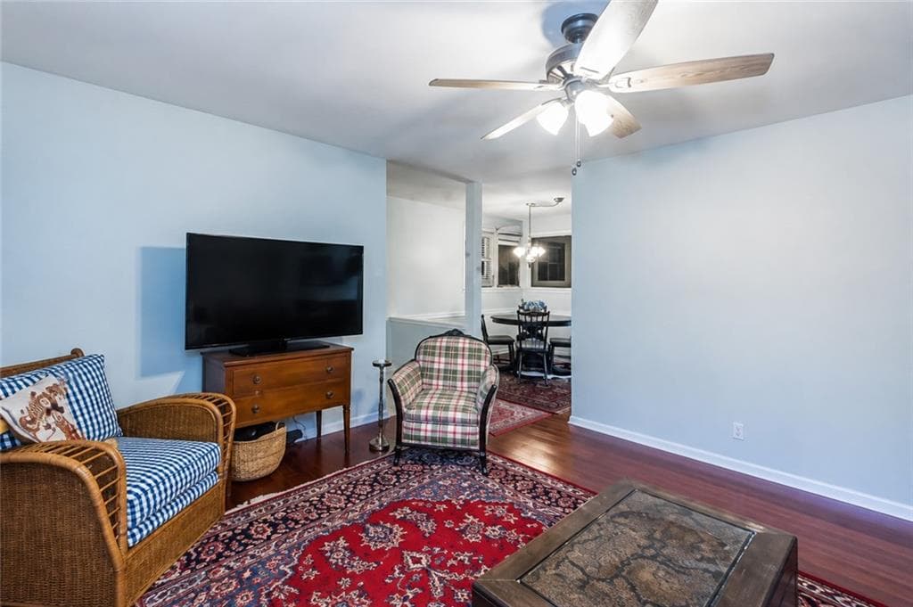 1 bedroom, 1 bathroom, 824 sq ft condominium under contract at 14 Cantey Place, Atlanta, GA 30327 — photo 8