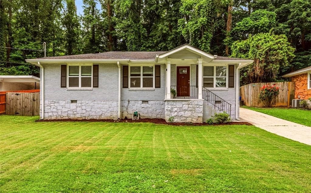 4 bedroom, 3 bathroom, 1,639 sq ft single family residence under contract at 892 Scott Circle, Decatur, GA 30033