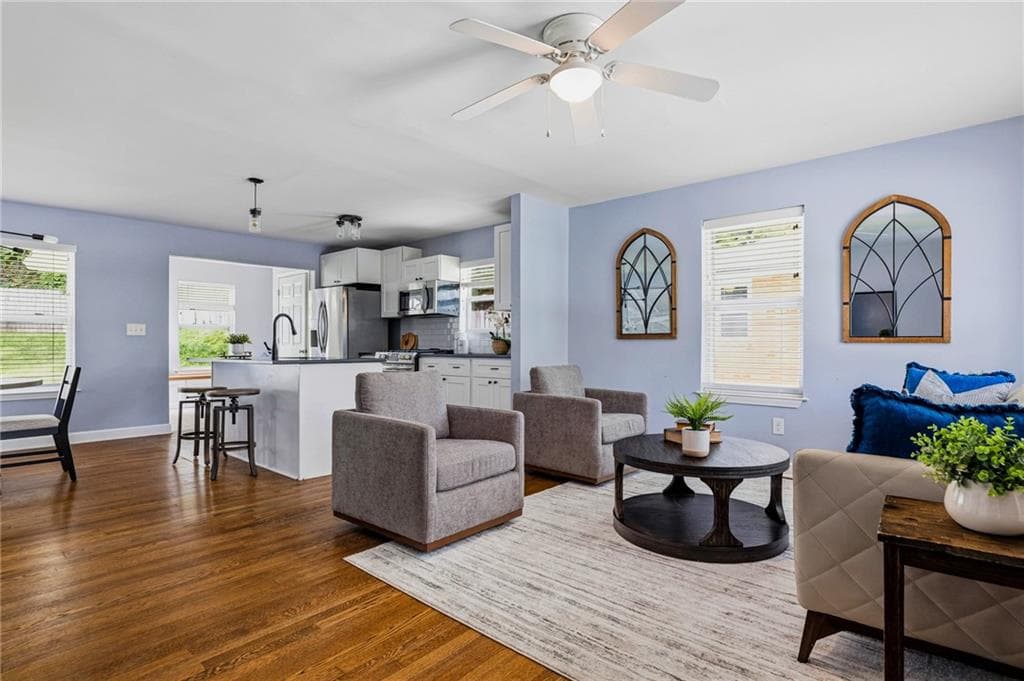 4 bedroom, 3 bathroom, 1,639 sq ft single family residence under contract at 892 Scott Circle, Decatur, GA 30033 — photo 2